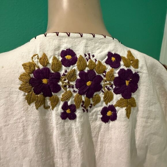 Embroidered White and Purple Women's Top - Picture 5 of 9